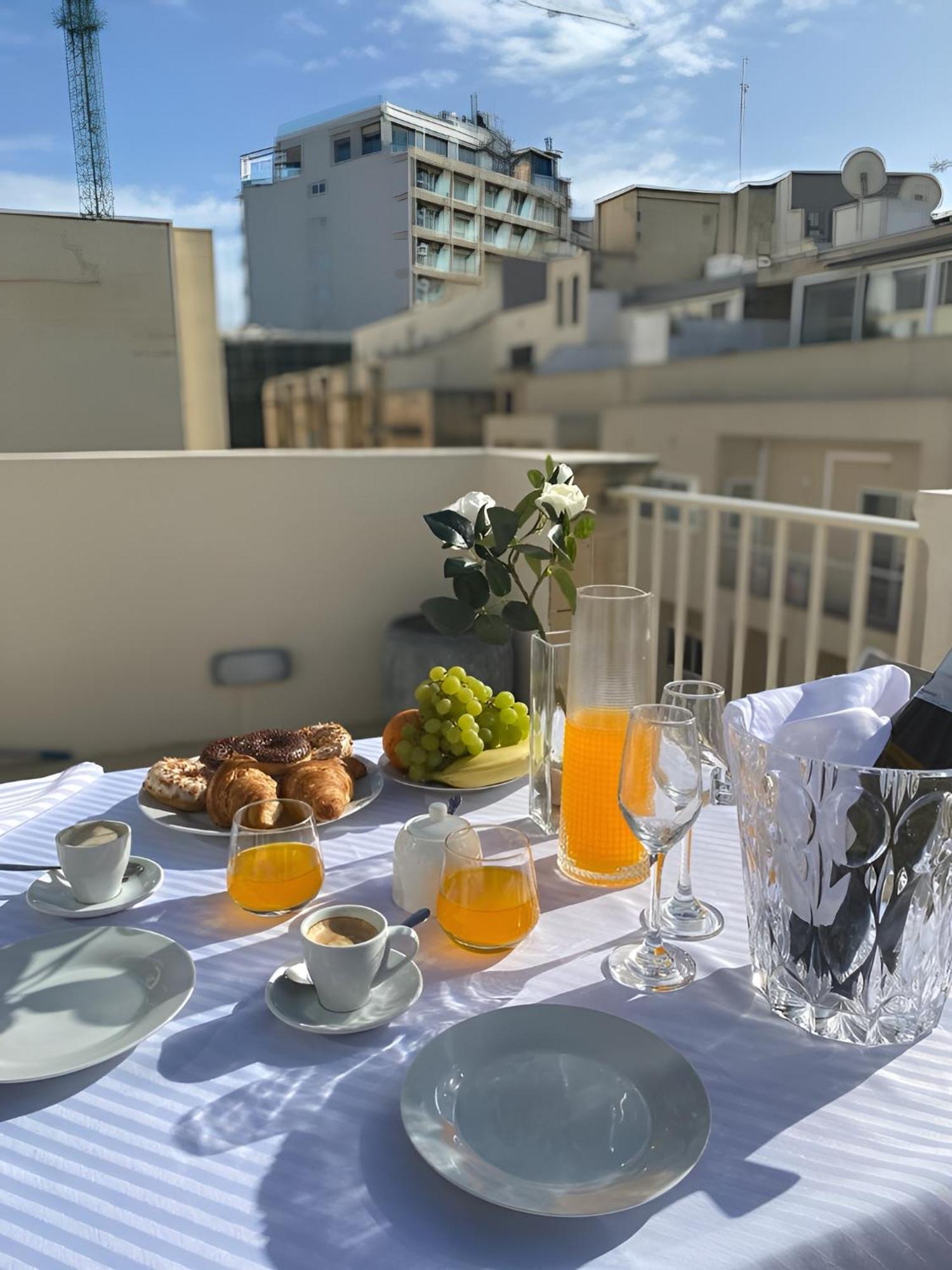 Sliema Cosy Penthouse With Bbq Leilighet Eksteriør bilde