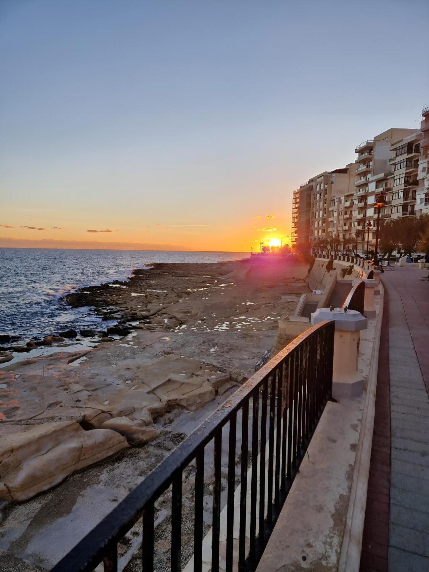 Sliema Cosy Penthouse With Bbq Leilighet Eksteriør bilde